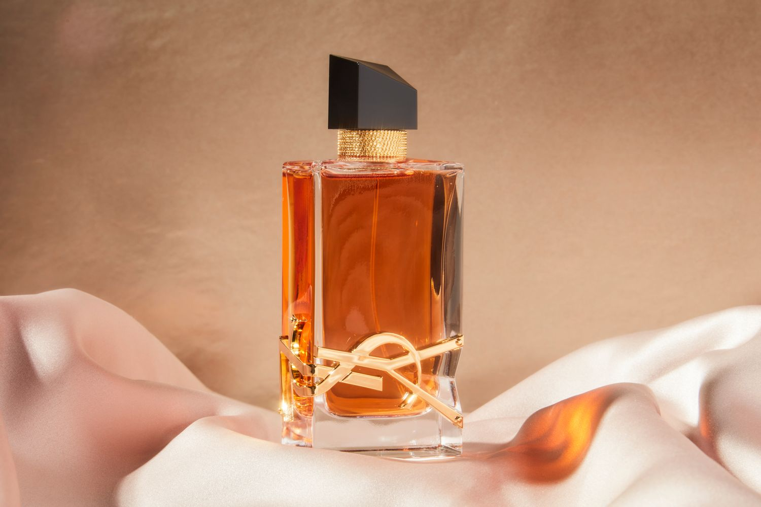 Creed (Aventus only) Review: The Ultimate King of Men’s Perfumes